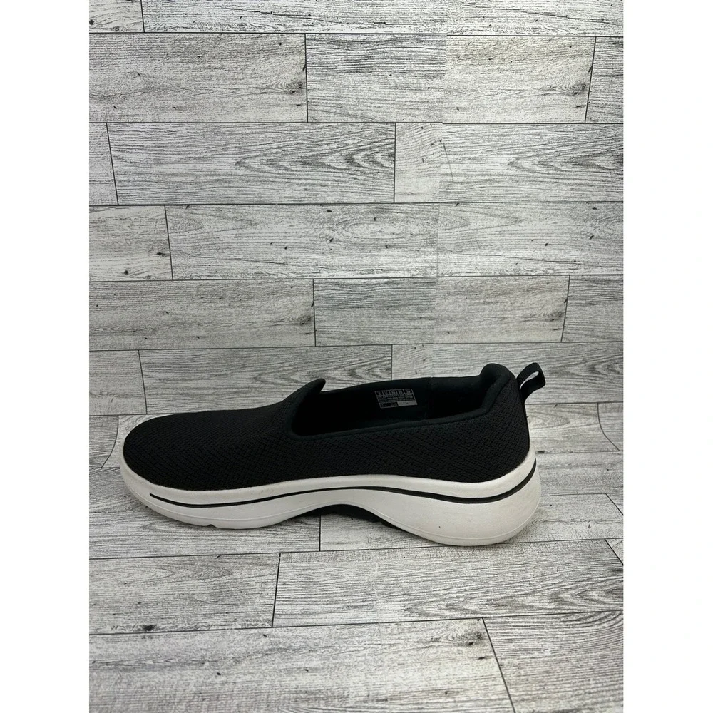 Skechers Women's Black Arch Fit Air Cooled Slip‎ On Sneakers Shoes Size 9